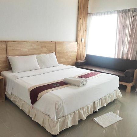 Yuwadee Resort Чалонг Екстериор снимка