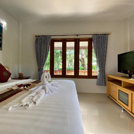 Yuwadee Resort Чалонг Екстериор снимка