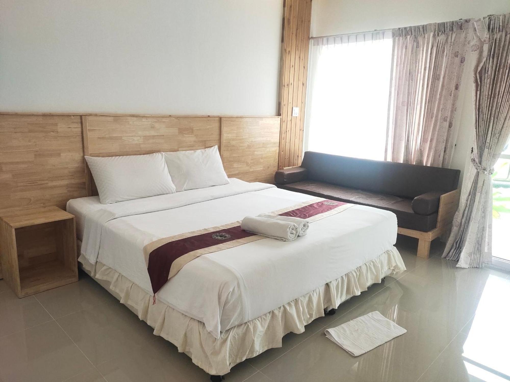 Yuwadee Resort Чалонг Екстериор снимка