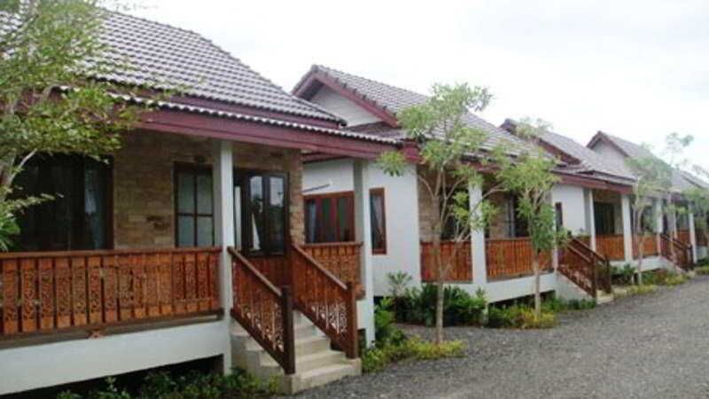 Yuwadee Resort Чалонг Екстериор снимка