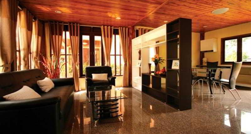 Yuwadee Resort Чалонг Екстериор снимка