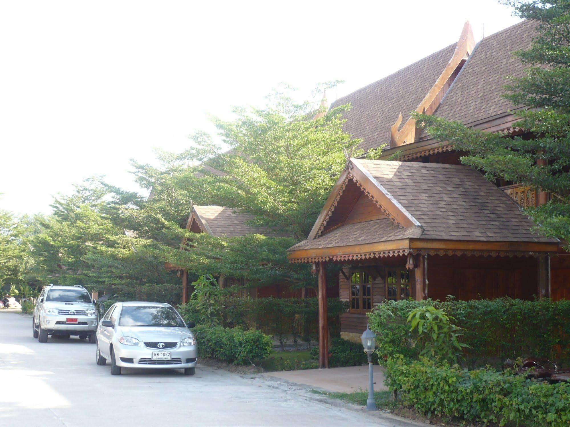 Yuwadee Resort Чалонг Екстериор снимка