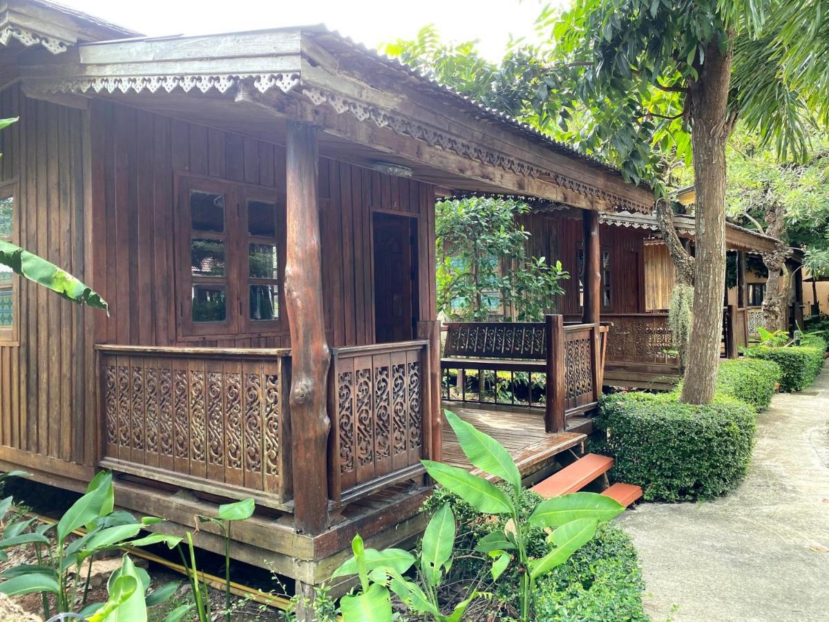 Yuwadee Resort Чалонг Екстериор снимка