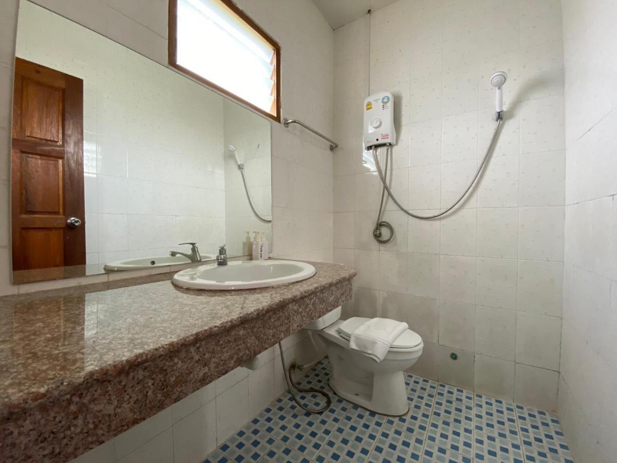 Yuwadee Resort Чалонг Екстериор снимка